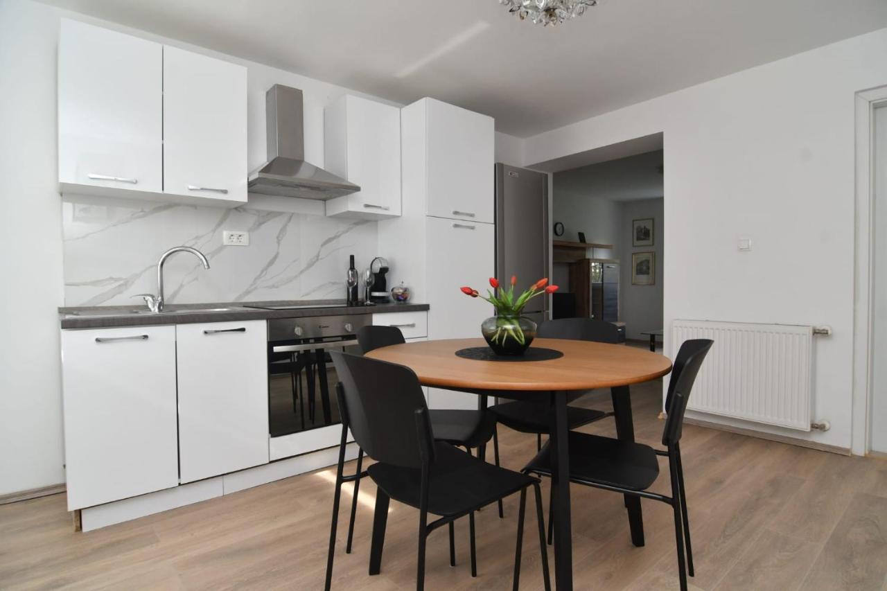 Apartman Gluic Синь Екстер'єр фото