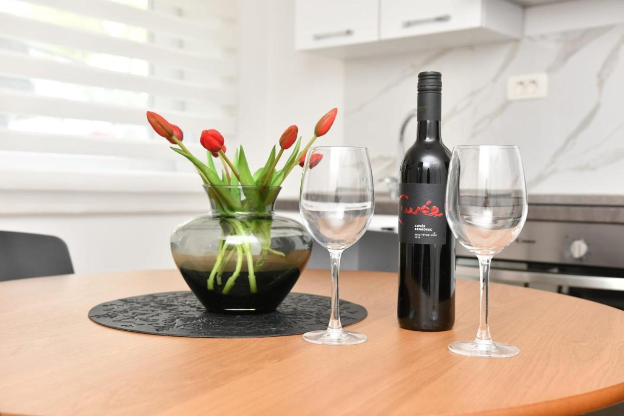 Apartman Gluic Синь Екстер'єр фото