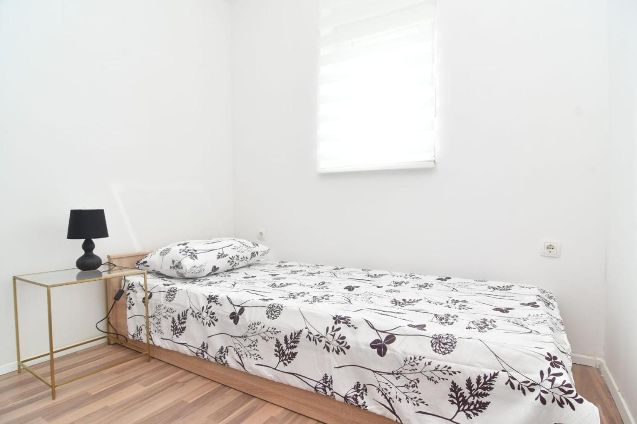 Apartman Gluic Синь Екстер'єр фото